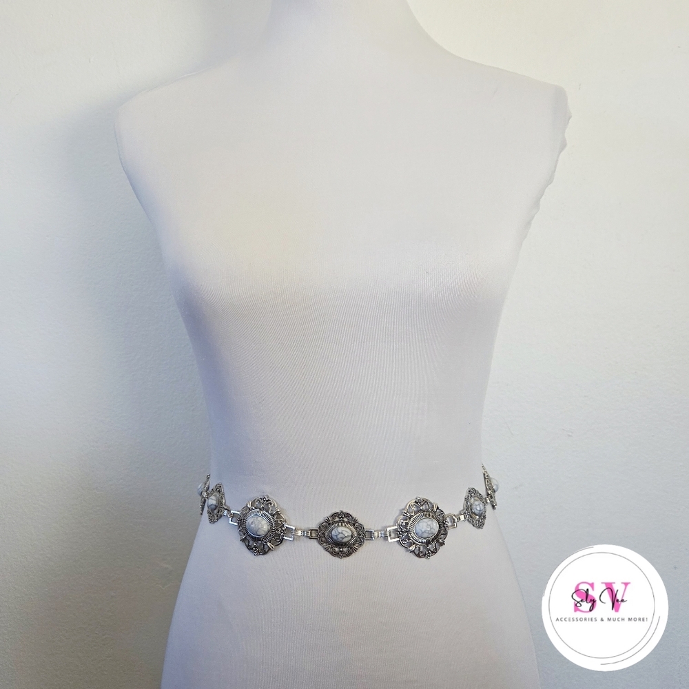 Silver chain belt with white/Grey accent